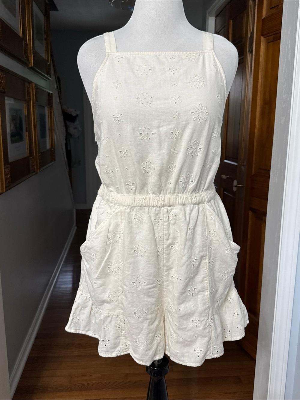 American Eagle Cream Eyelet Cotton Linen Romper Shorts XL Ruffle Tie Bow